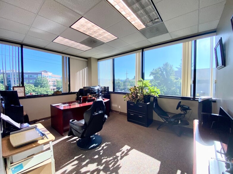 More Photos Of 1575 E McAndrews Rd, Medford Office For Lease