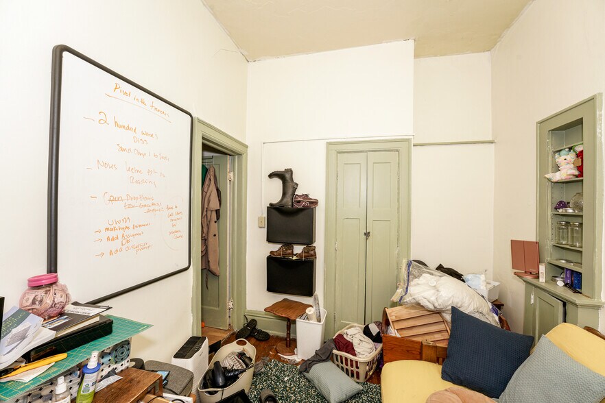 More Photos Of 2670-2678 N Holton St, Milwaukee Storefront Retail Residential For Sale