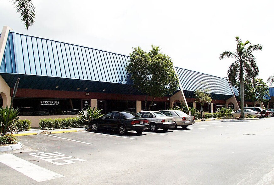 More Photos Of 10190-10300 NW 47th St, Sunrise Light Distribution For Lease