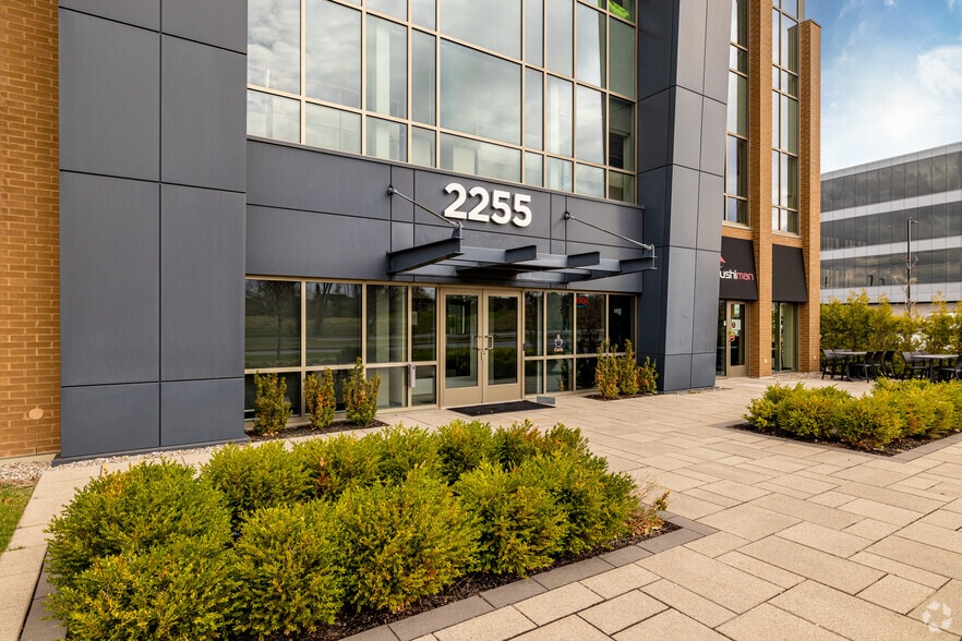 More Photos Of 2255 Boul Fernand-Lafontaine, Longueuil Office For Lease