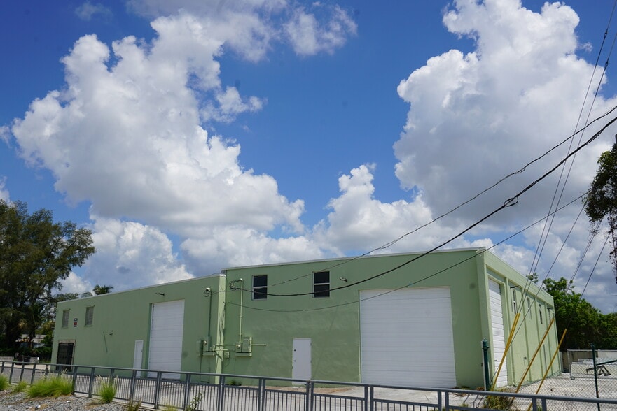 Primary Photo Of 821 27th St, West Palm Beach Warehouse For Lease