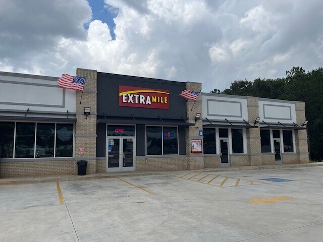 Primary Photo Of 2062 Watson Blvd, Warner Robins Supermarket For Lease