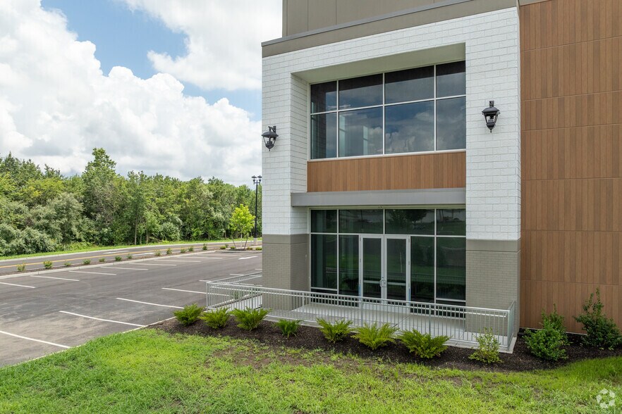 More Photos Of 500 Halls Mill Rd, Freehold Distribution For Lease