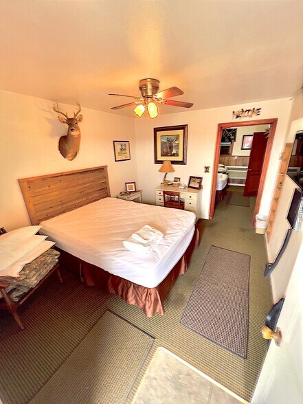 More Photos Of 413 W Broadway St, Hollis Hotel For Sale