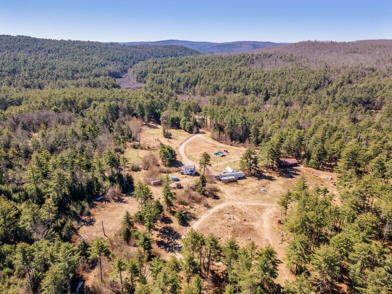 More Photos Of 909 Wendell Rd, Warwick Specialty For Sale