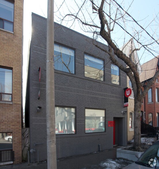 Primary Photo Of 495 Adelaide St W, Toronto Office For Sale