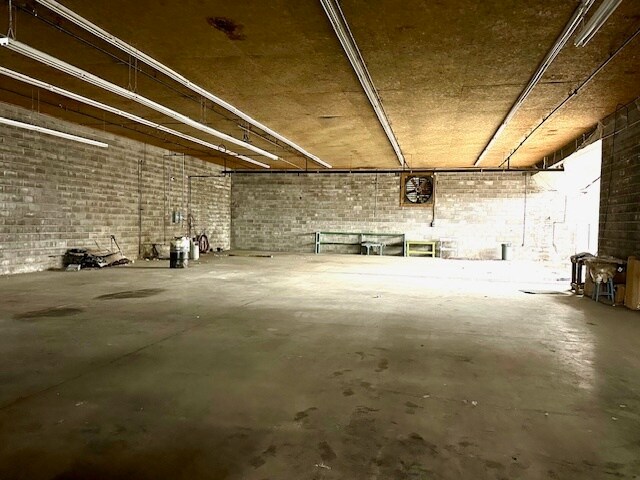 More Photos Of 131 S Varnell Rd, Tunnel Hill Distribution For Sale