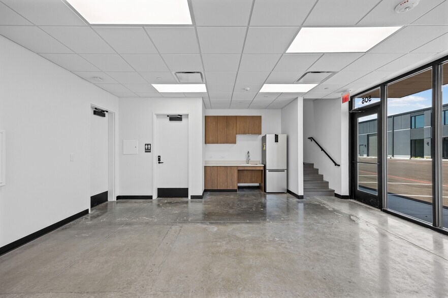 More Photos Of 4949 N Loop 1604 W, San Antonio Unknown For Lease