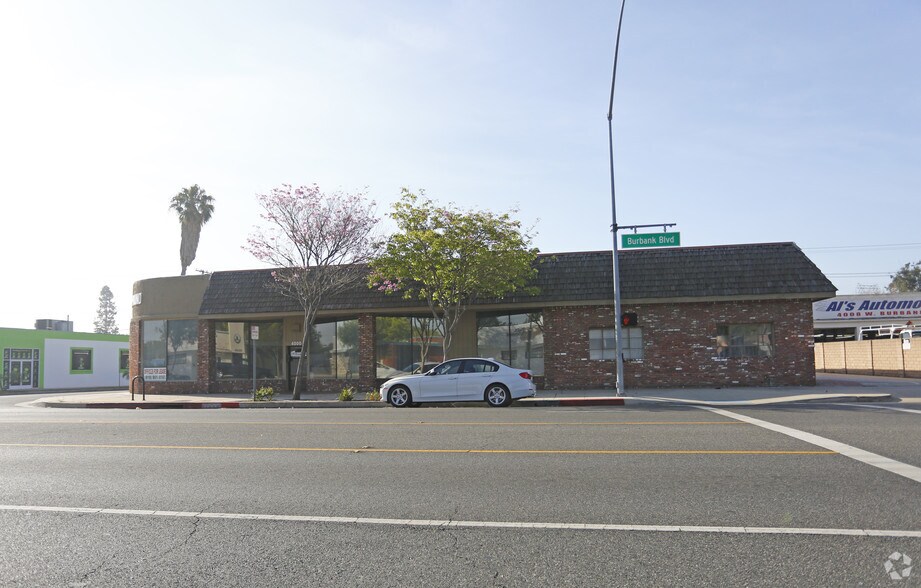 More Photos Of 4000-4004 W Burbank Blvd, Burbank Freestanding For Lease