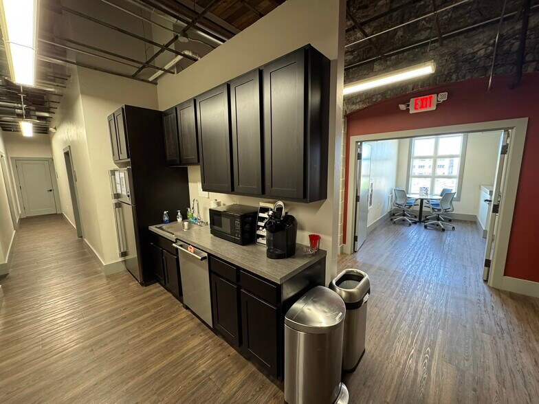 More Photos Of 24 S Brooke St, Fond Du Lac Office For Sale