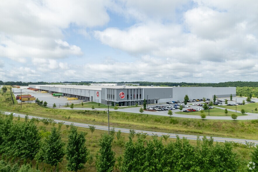 More Photos Of 578 Robinson Rd, Greer Distribution For Lease