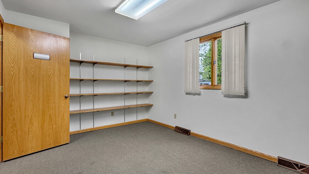 More Photos Of 1200 S Mitchell St, Cadillac Office For Lease