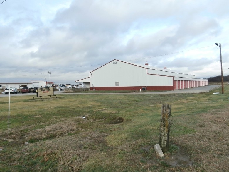 Primary Photo Of 310 E Main St, Sulphur Springs Warehouse For Lease