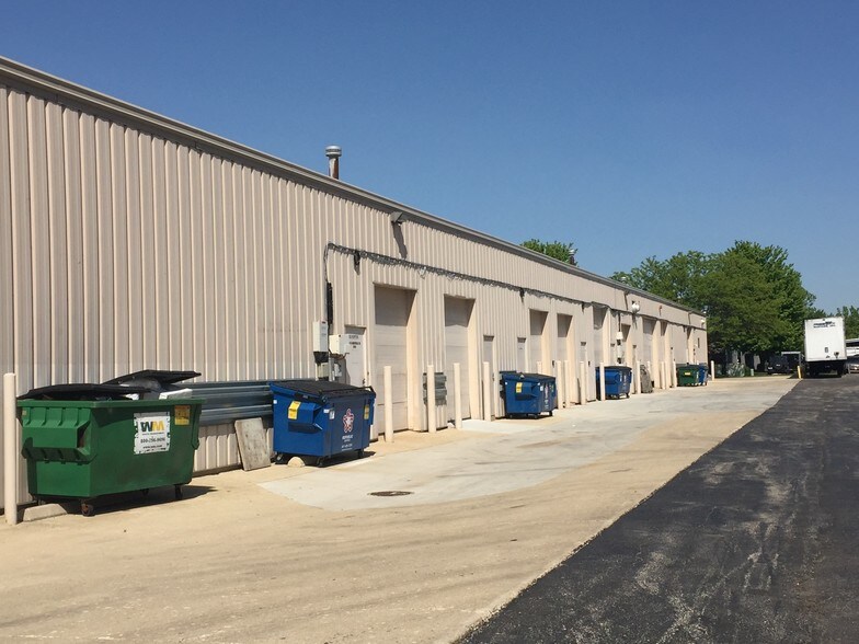 More Photos Of 600 Industrial Dr, Naperville Distribution For Lease