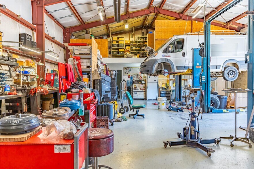 More Photos Of 3124 Reagan Dr, Fort Worth General Retail For Sale