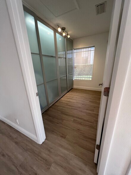 More Photos Of 400 N Wymore Rd, Winter Park Office For Sale