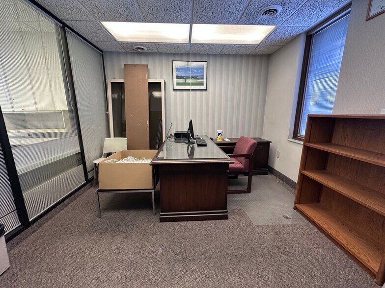 More Photos Of 1219 N Mitchell St, Cadillac Bank For Lease