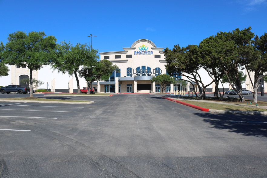 Primary Photo Of 11851 Bandera Rd, Helotes Unknown For Lease