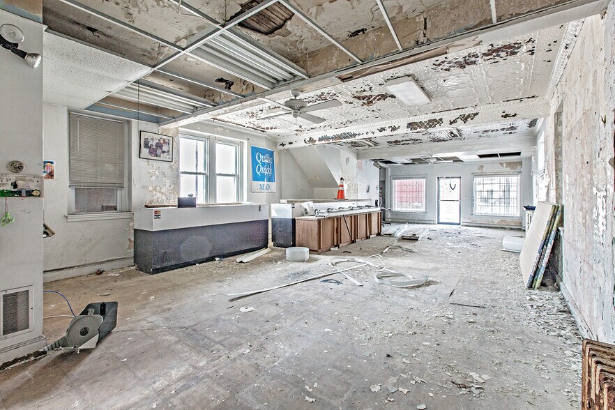 More Photos Of 16 S Maryland Ave, Wilmington General Retail For Sale