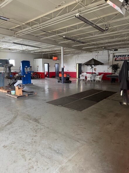 More Photos Of 30744 Groesbeck Hwy, Roseville Manufacturing For Sale