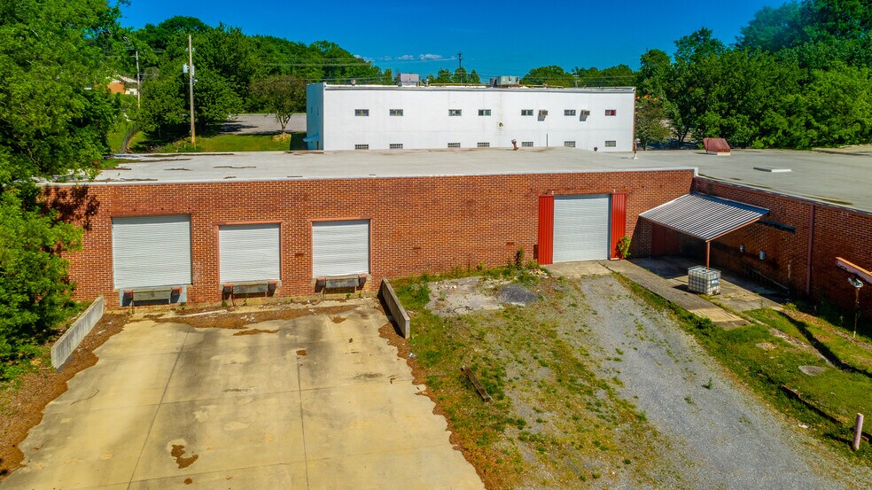 More Photos Of 503 11th Ave, Dalton Manufacturing For Sale