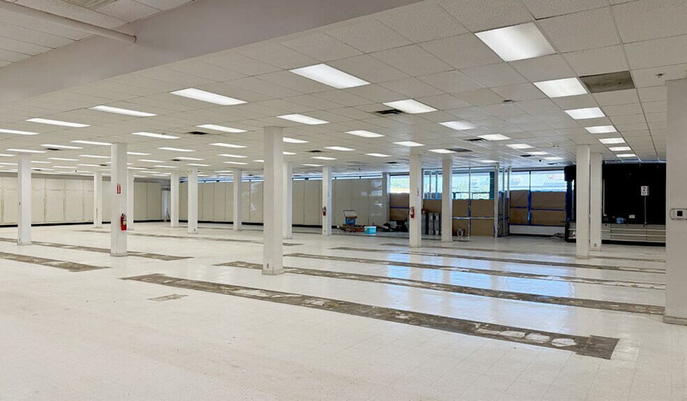 More Photos Of 4400-4420 Wyoming Blvd NE, Albuquerque Storefront For Lease