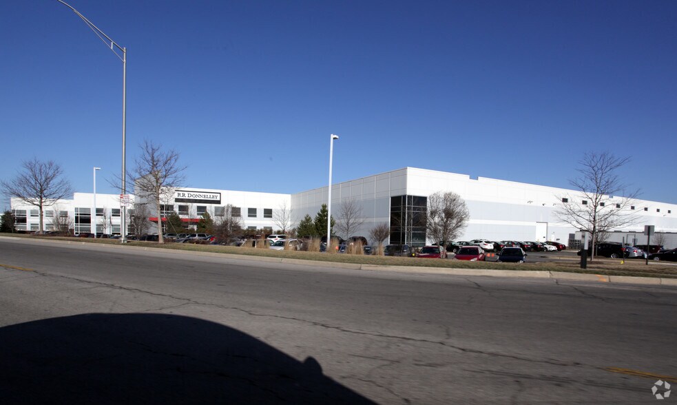 Primary Photo Of 1000 Windham Pky, Bolingbrook Warehouse For Lease