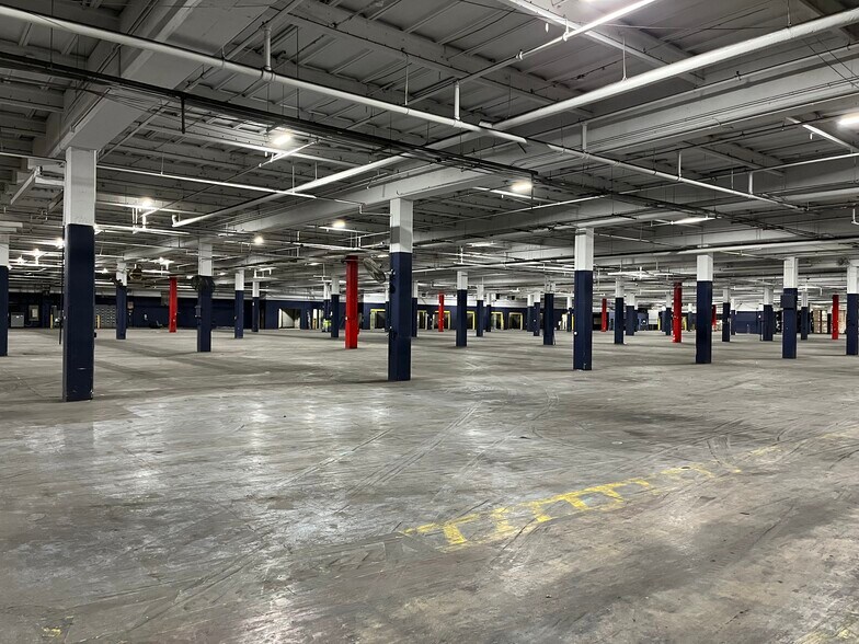More Photos Of 1 Buckingham Ave, Perth Amboy Warehouse For Lease
