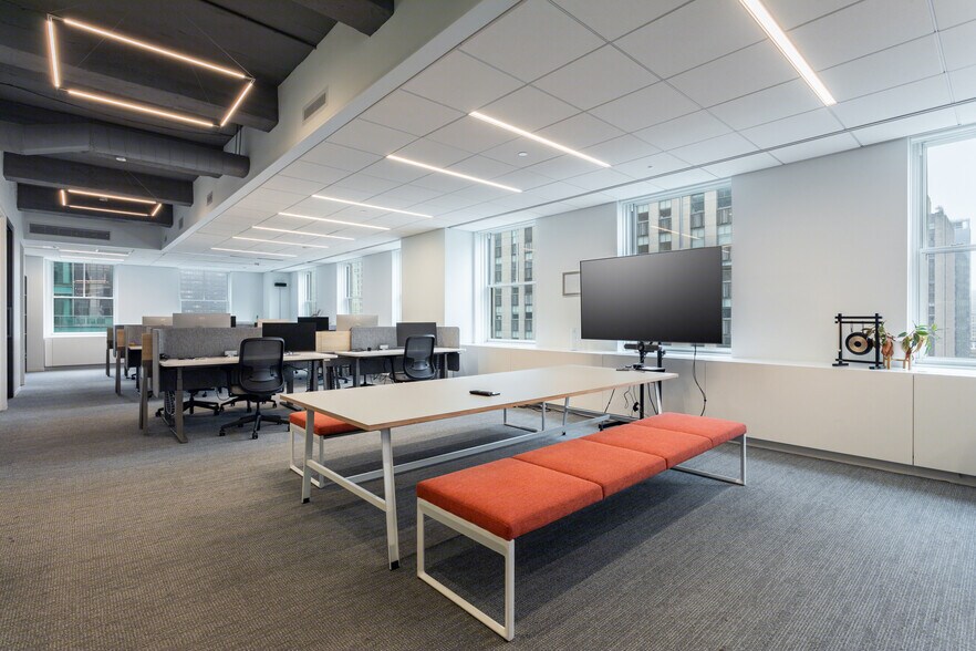 More Photos Of 75 Rockefeller Plaza, New York Office For Sale
