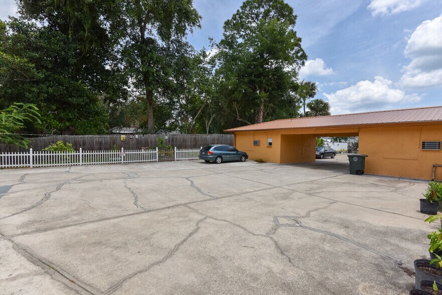 More Photos Of 1020 S Ridgewood Ave, Daytona Beach Hotel For Sale