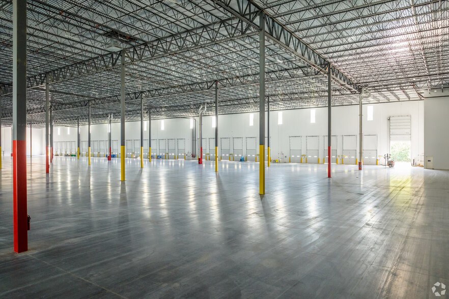 More Photos Of 1980 U.S. Route 1, North Brunswick Warehouse For Lease