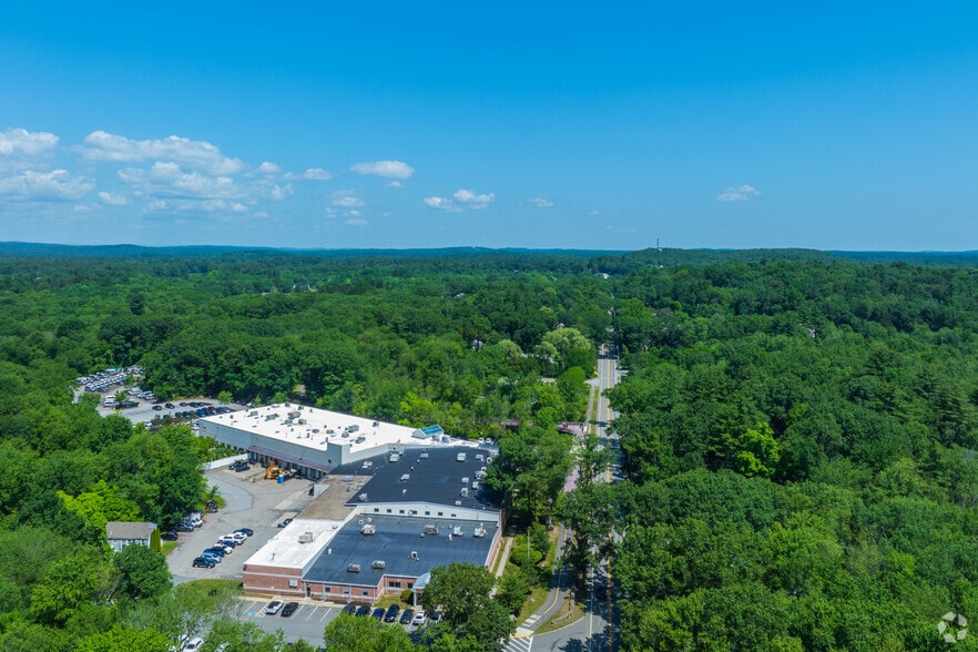 More Photos Of 18-22 Main St, Acton Warehouse For Lease