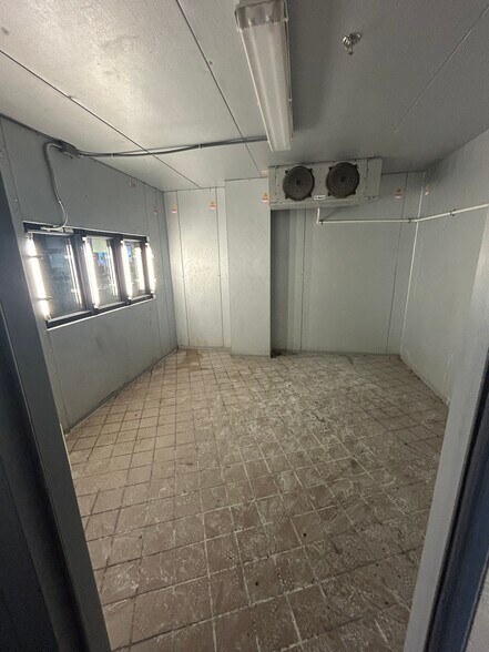 More Photos Of 835 Coleman Blvd, Mount Pleasant General Retail For Lease