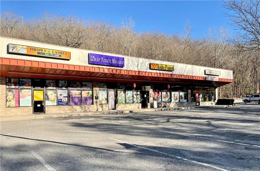 More Photos Of 683-709 Winsted Rd, Torrington Storefront For Lease