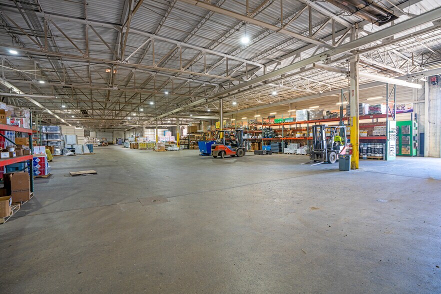 More Photos Of 4780 Vasquez Blvd, Denver Warehouse For Lease