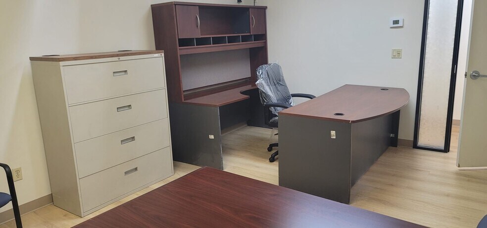 More Photos Of 68 E 11th St, Tracy Office For Lease