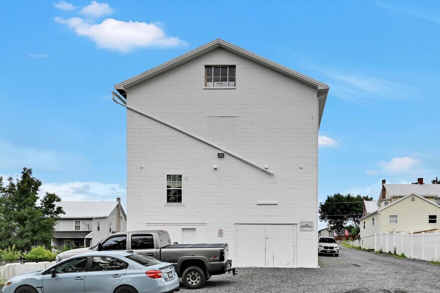 More Photos Of 236 W Market St, Jonestown Multifamily For Sale
