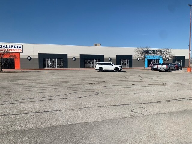 More Photos Of 2300 E Kenosha St, Broken Arrow Freestanding For Lease