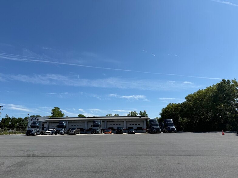 More Photos Of 1132 N Irving St, Allentown Truck Terminal For Lease