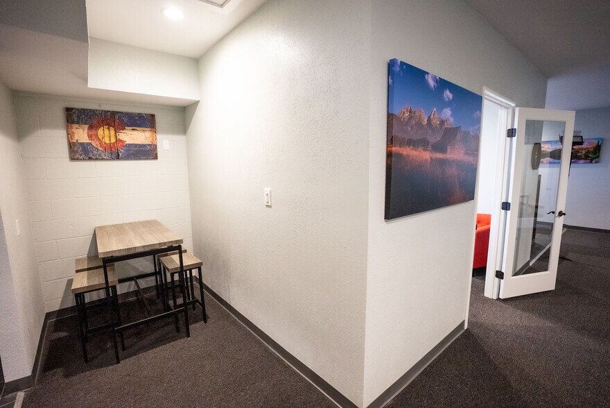 More Photos Of 2708 E Fountain Blvd, Colorado Springs Freestanding For Sale