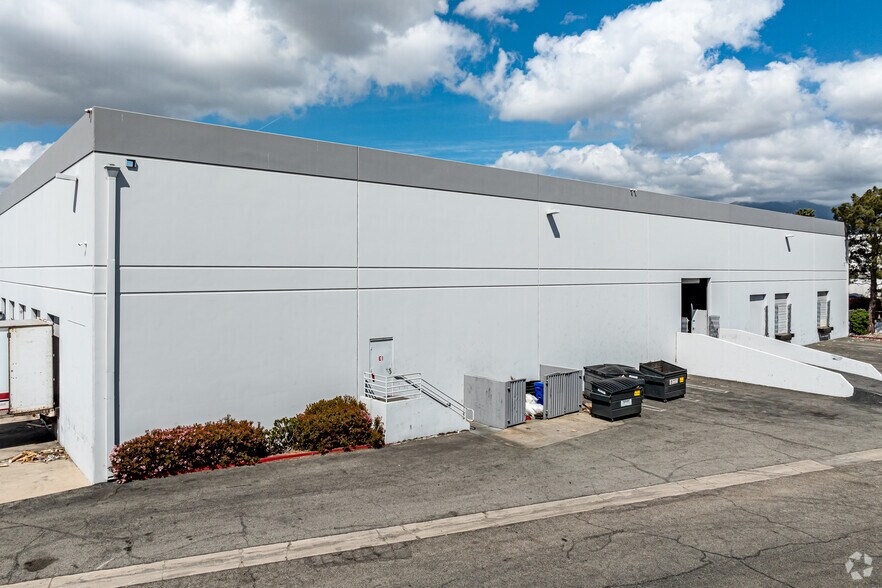 More Photos Of 8767 Rochester Ave, Rancho Cucamonga Warehouse For Lease