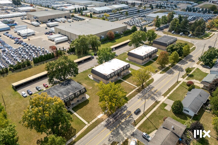 More Photos Of 757 W Shepherd St, Charlotte Apartments For Sale