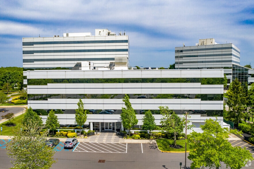 More Photos Of 6000 Midlantic Dr, Mount Laurel Unknown For Lease