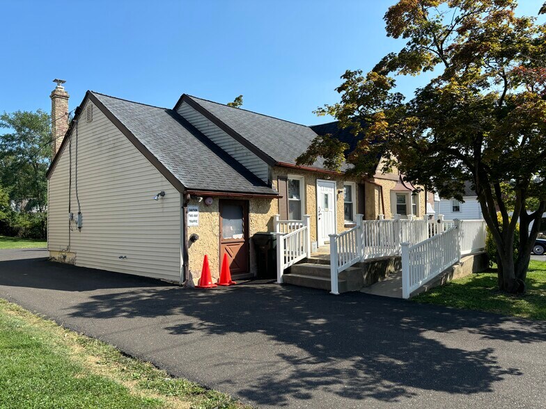 More Photos Of 1201 Easton Rd, Roslyn Office For Sale