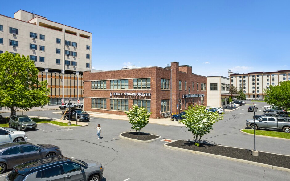 More Photos Of 1 Herald Sq, New Britain Medical For Lease