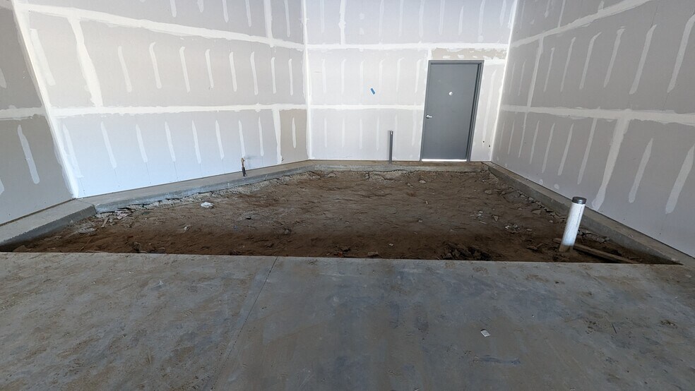 More Photos Of 2240 Prairie Ave, South Bend Storefront Retail Office For Lease