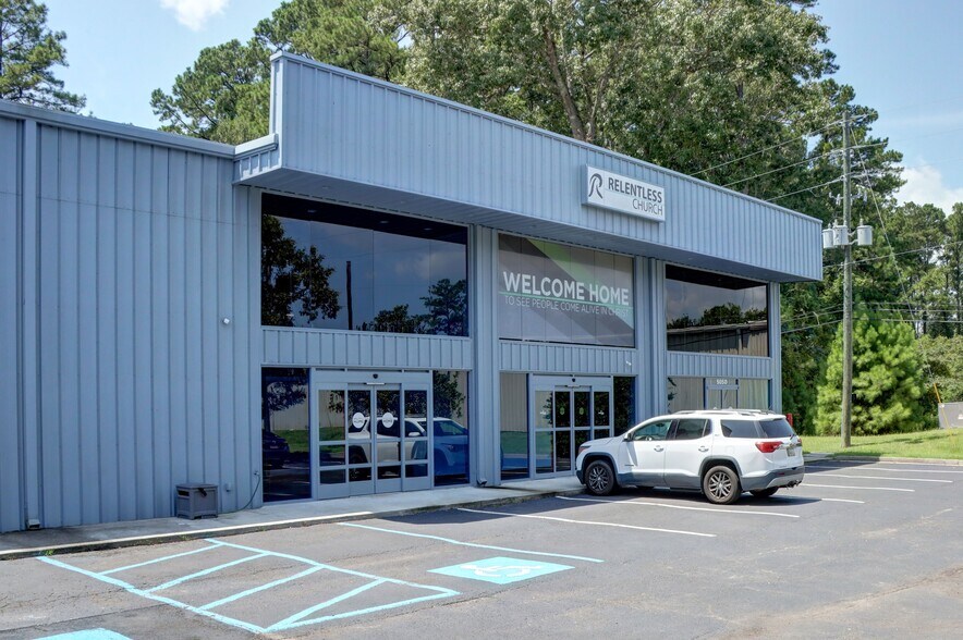More Photos Of 505 W US-80 Hwy, Pooler Service For Sale
