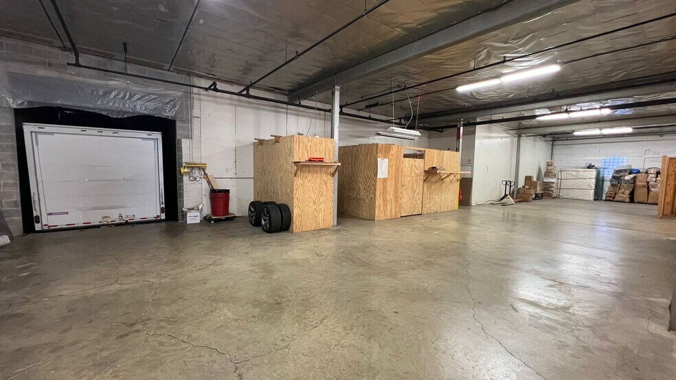 More Photos Of 123 N 10th Ave, Melrose Park Warehouse For Lease