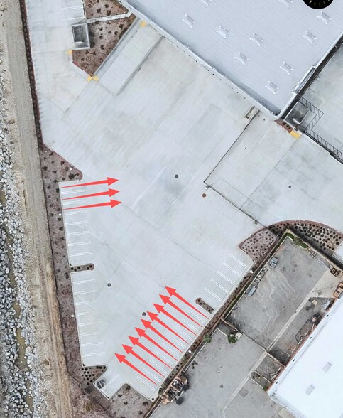 More Photos Of 455 W San Bernardino Ave, Rialto Land For Lease