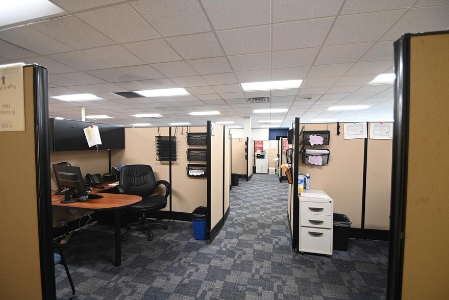 More Photos Of 1730 W North Ave, Milwaukee Medical For Sale